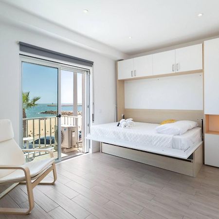 Centralgarve - Stunning Beach Front Studio - Astro Quarteira Exterior foto